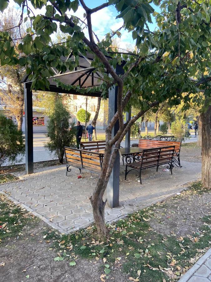 Vahe'S Family Guest House Front Yerevan Luaran gambar